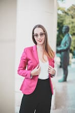 Roxana Laza
